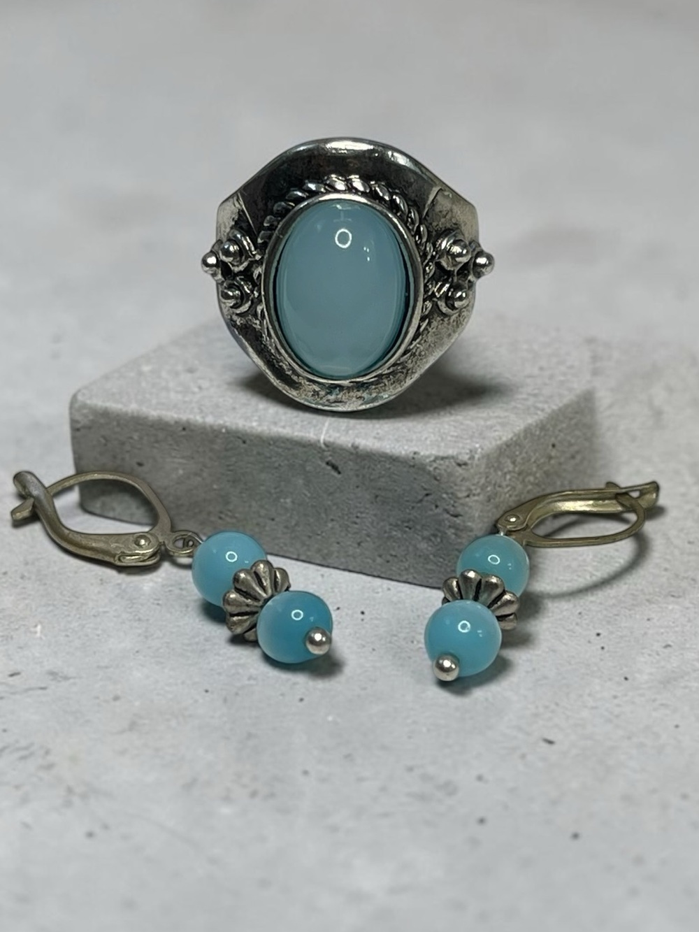 Beleza Curated Blue Cabochon Ring & Cat Eye Earrings Silver Tone Set